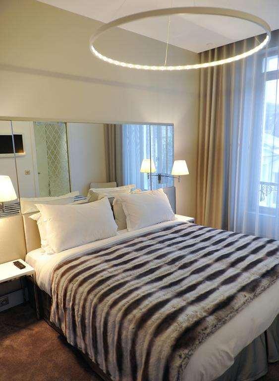 Le Cesar Hotel Provins Zimmer foto